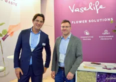 Nick MacDonals and Onno Böcker of Vaselife International was at the fair with a range of sustainable packaging. Compostable, recyclable plastic (PE) and fsc certified reclycable cardboard.